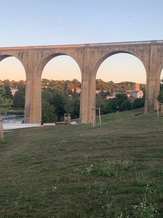 Le Gite No 2 Le Vigeant Kültér fotó